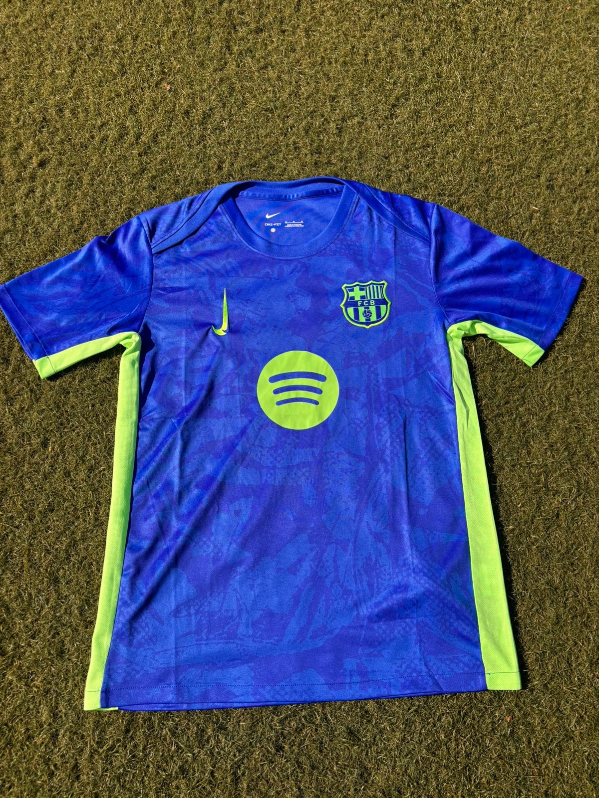 Fc barcelona trainingsshirt M, Nieuw, Ophalen of Verzenden, Voetbal, Maat 48/50 (M)