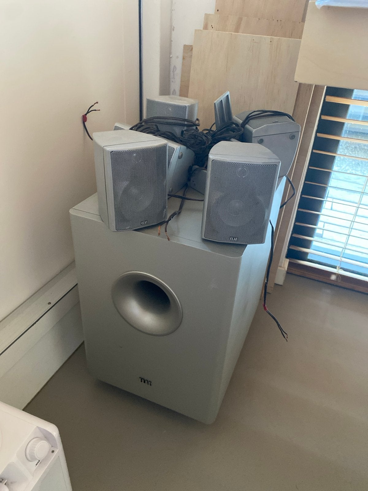 ELAC 5.1 Home Cinema Systeem met Subwoofer, Overige merken, Gebruikt, 70 watt of meer, Ophalen of Verzenden