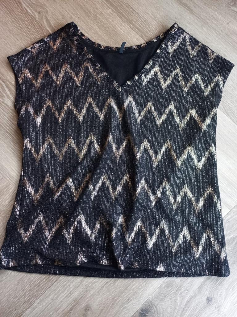 Only Zwarte Top met Gouden Glitter M, Ophalen of Verzenden, Zo goed als nieuw, Maat 38/40 (M), Zwart