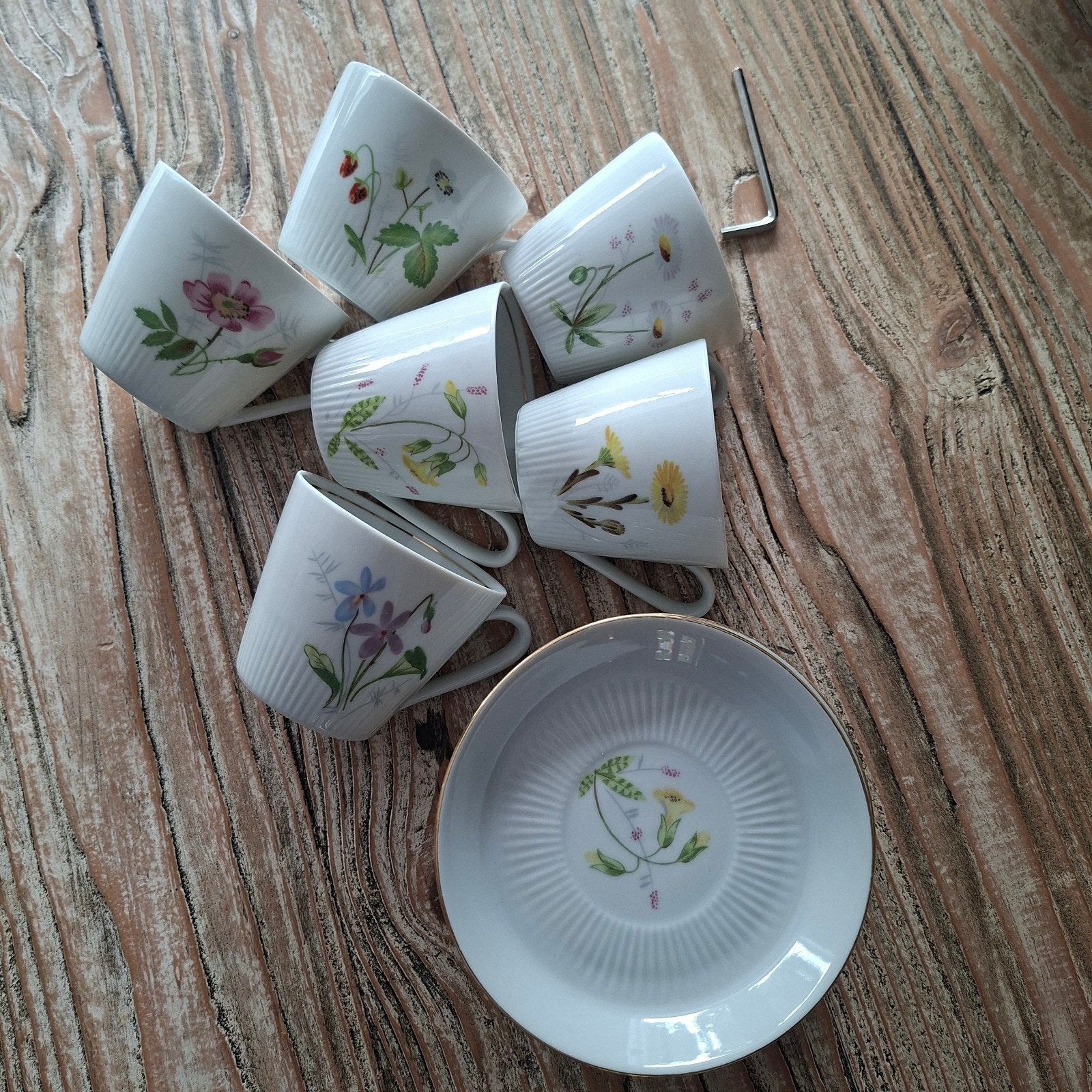 Set van 6 Kahla porseleinen kopjes met bloemmotief, Ophalen of Verzenden