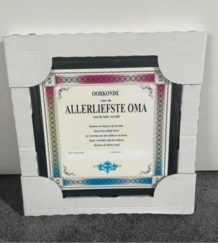 NIEUW - Oorkonde voor de allerliefste oma, Ophalen of Verzenden, Nieuw, Overige typen
