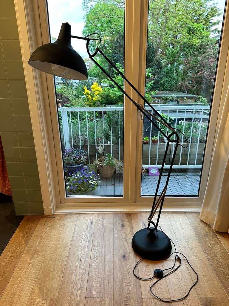Vloerlamp, mat zwart, verstelbaar, merk Zuiver, Ophalen, Gebruikt, Metaal, 150 tot 200 cm