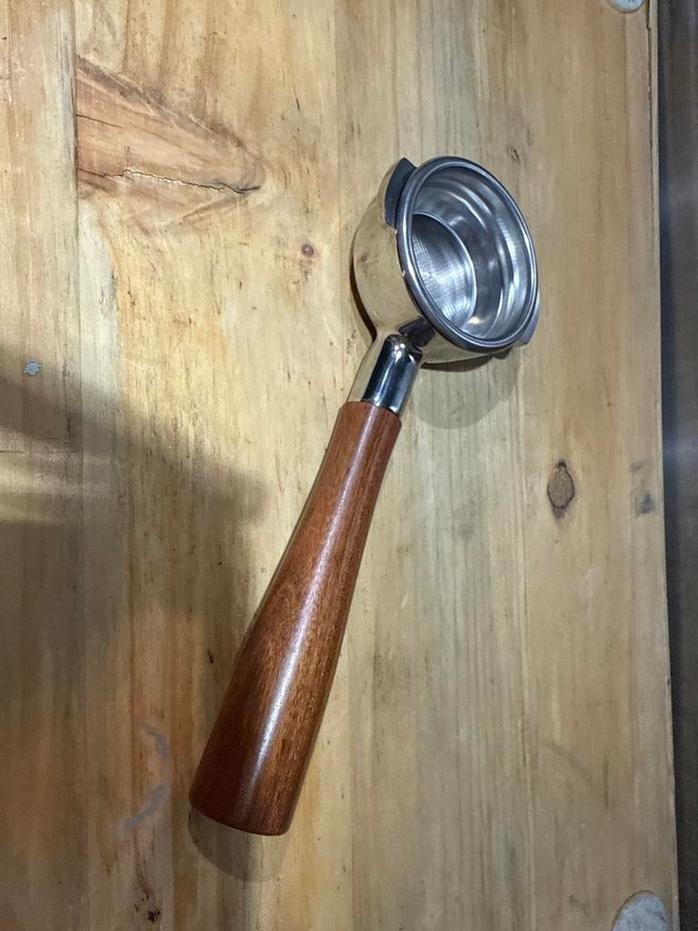 Portafilter 58 mm met houten handvat, Ophalen of Verzenden, Zo goed als nieuw, Barista-accessoire
