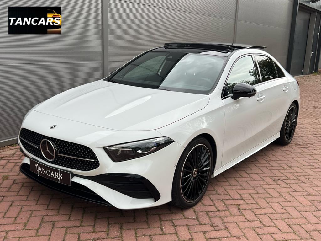 Mercedes-Benz A180 AMG Sedan |Pano|Memory|Burmester|Leer|VOL, Auto's, 136 pk, 4 cilinders, Wit, Leder