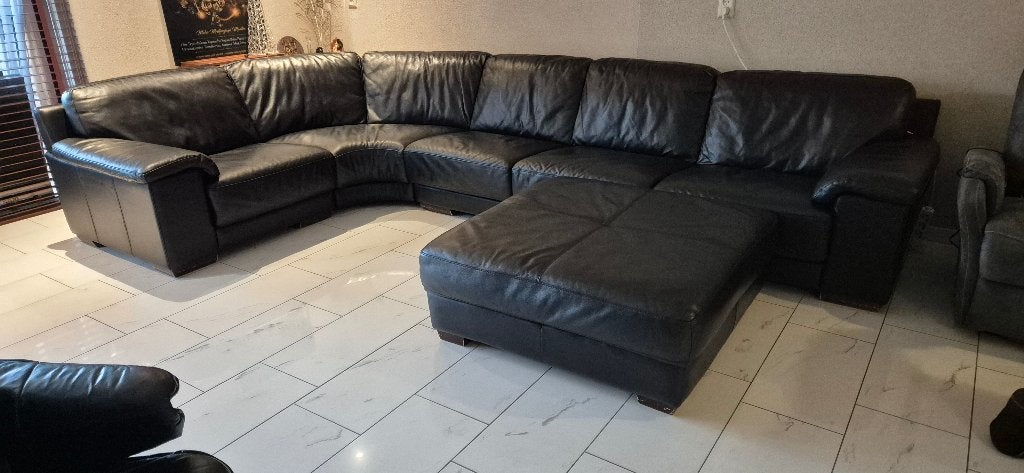 Leren hoekbankstel met grote losse hocker, Ophalen, 250 tot 300 cm, Gebruikt, Hoekbank