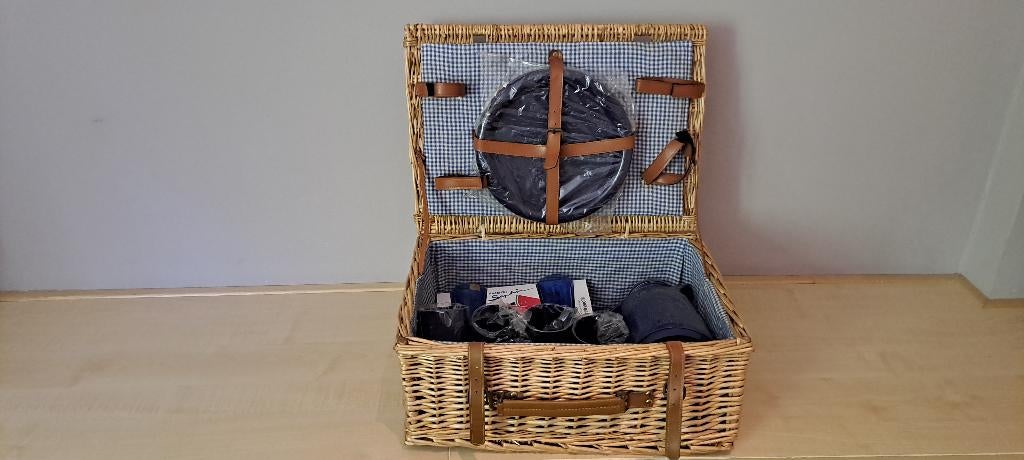 Decoratieve 4-persoons rieten picknickmand compleet, Ophalen, Nieuw