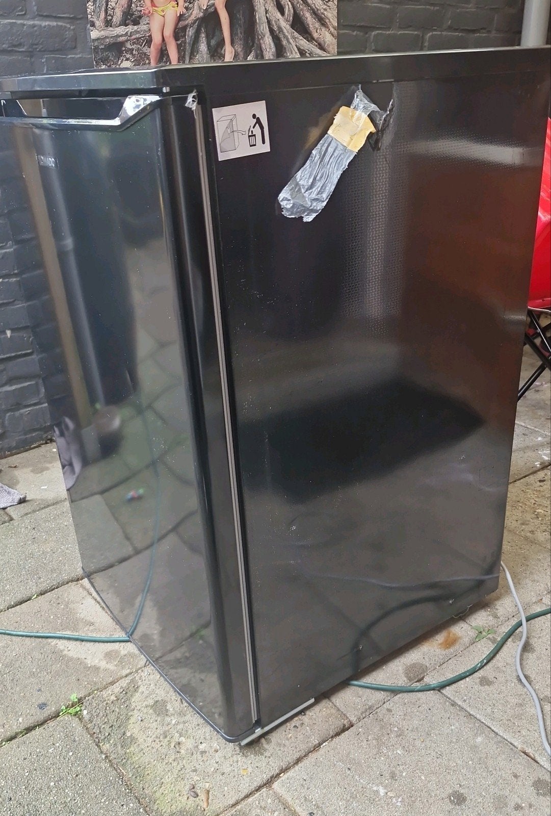 Tomado vriezer met 3 lades - Zwart, Gebruikt, 75 tot 100 liter, Met aparte vriezer, 45 tot 60 cm
