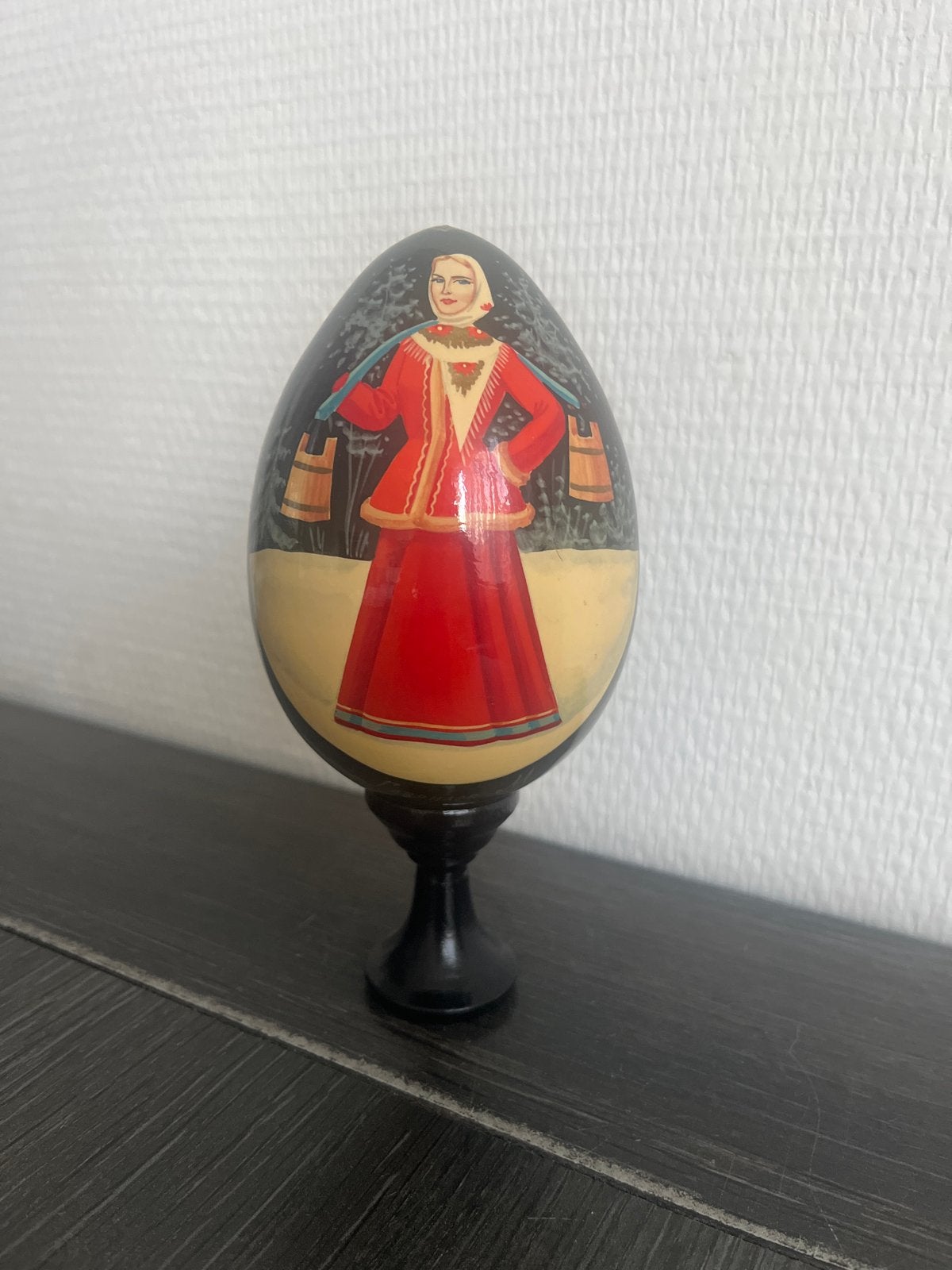 Russisch handgeschilderd ei met onderzetter - 17 cm, Antiek en Kunst, Ophalen of Verzenden
