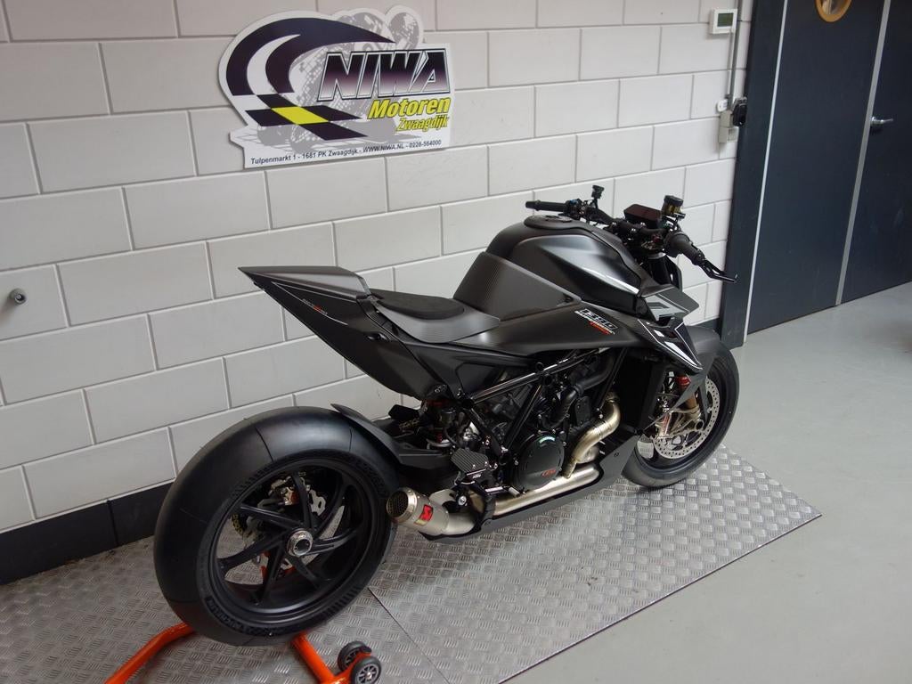 KTM 1390 Super Duke RR TRACK, 2 cilinders, KTM, Motorrijbewijs A, Bedrijf