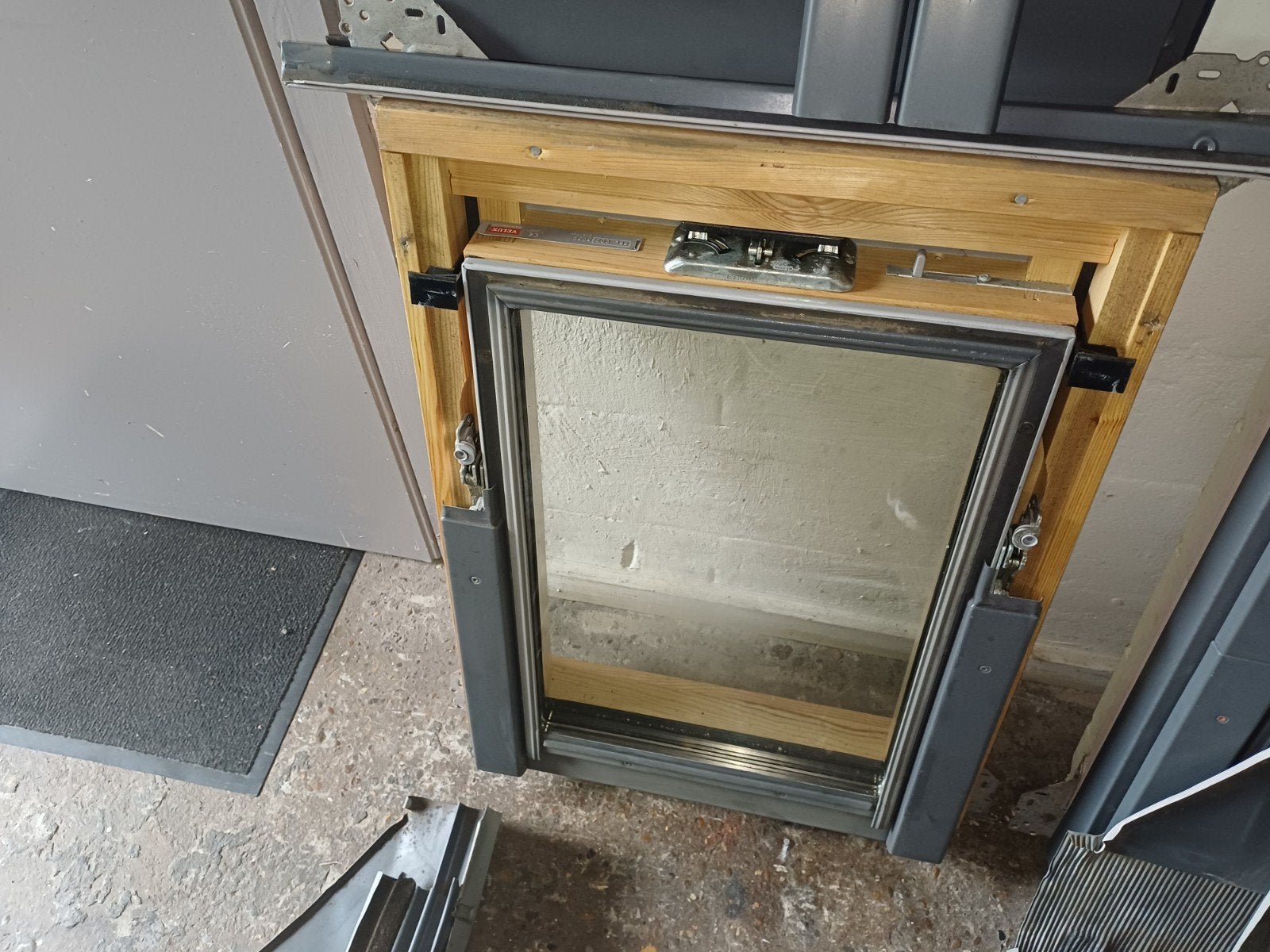 Twee velux dakraam gglck02 en gglm04 compleet, Ophalen, Dubbelglas, Minder dan 80 cm, Minder dan 80 cm