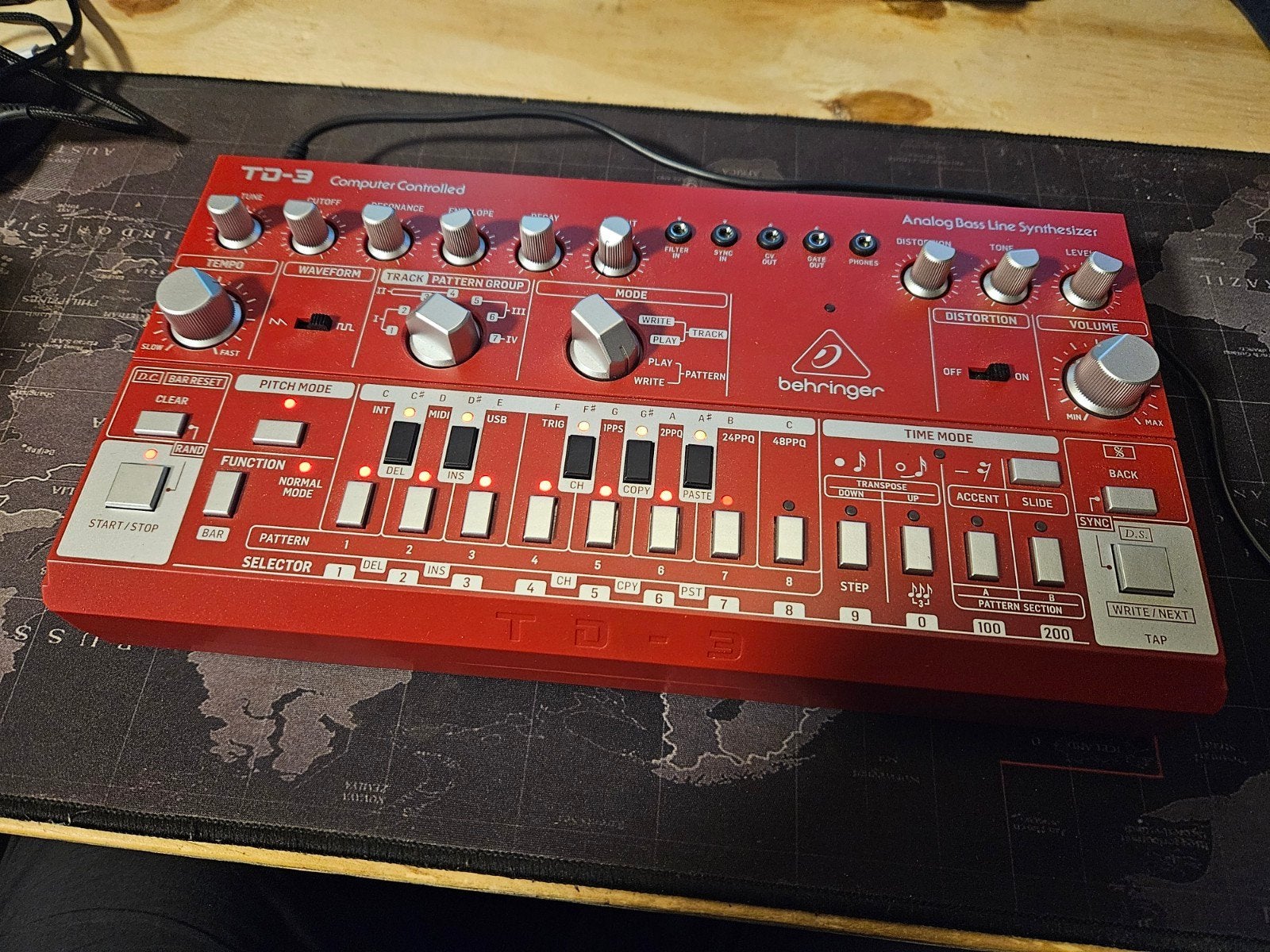Behringer TD-3 Analog Bass Line Synthesizer - Nieuwstaat, Overige merken, Zo goed als nieuw, Met midi-aansluiting, Overige aantallen