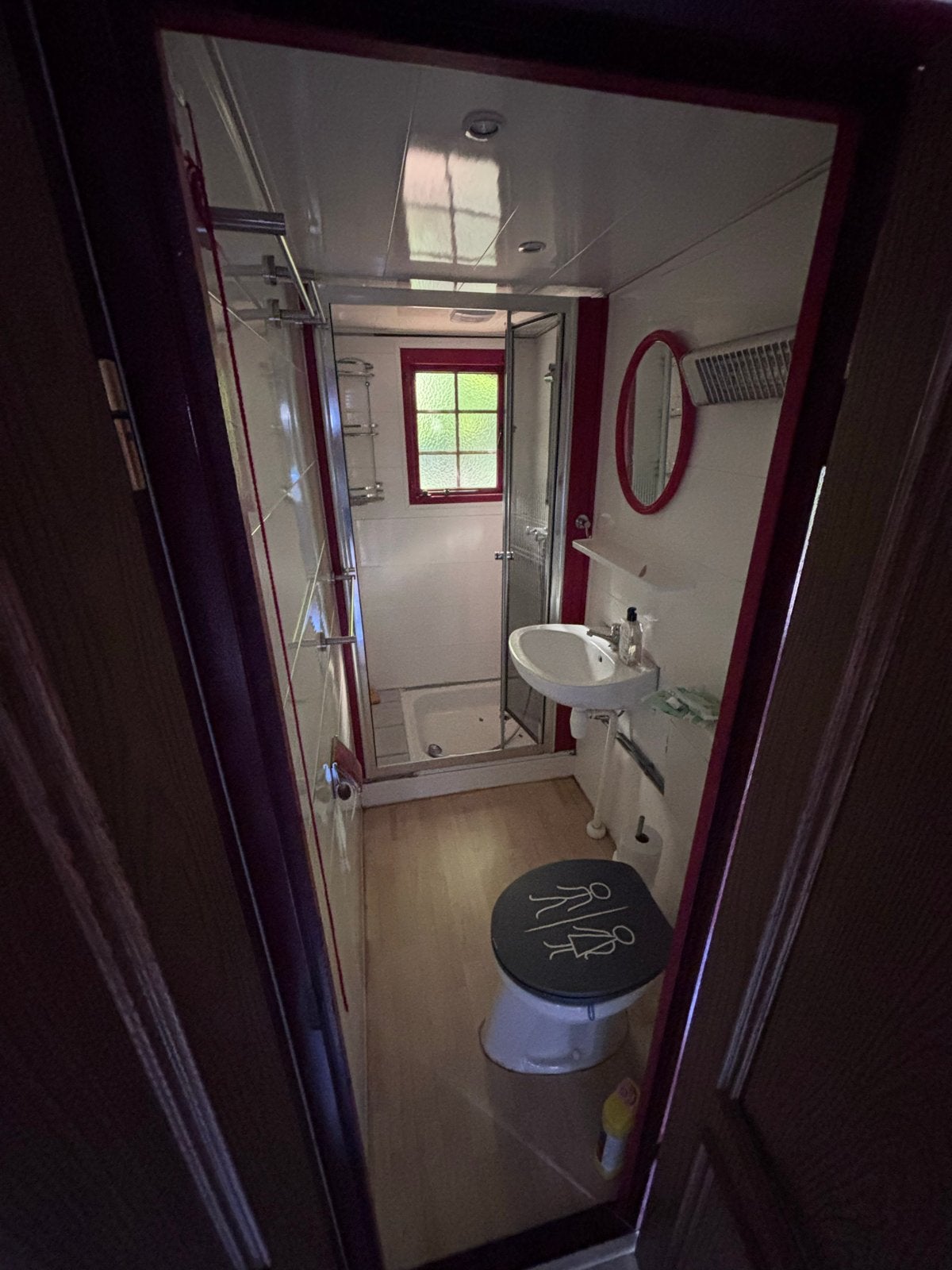 Stacaravan voor tijdelijke bewoning - recent vernieuwde tech, Tot en met 4