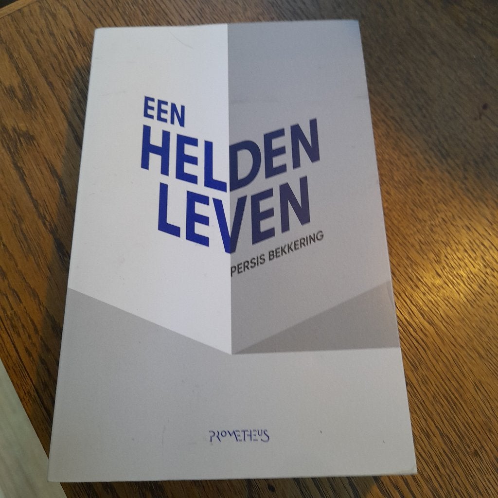 Persis Bekkering - Een heldenleven, Ophalen of Verzenden, Zo goed als nieuw, Persis Bekkering, Nederland