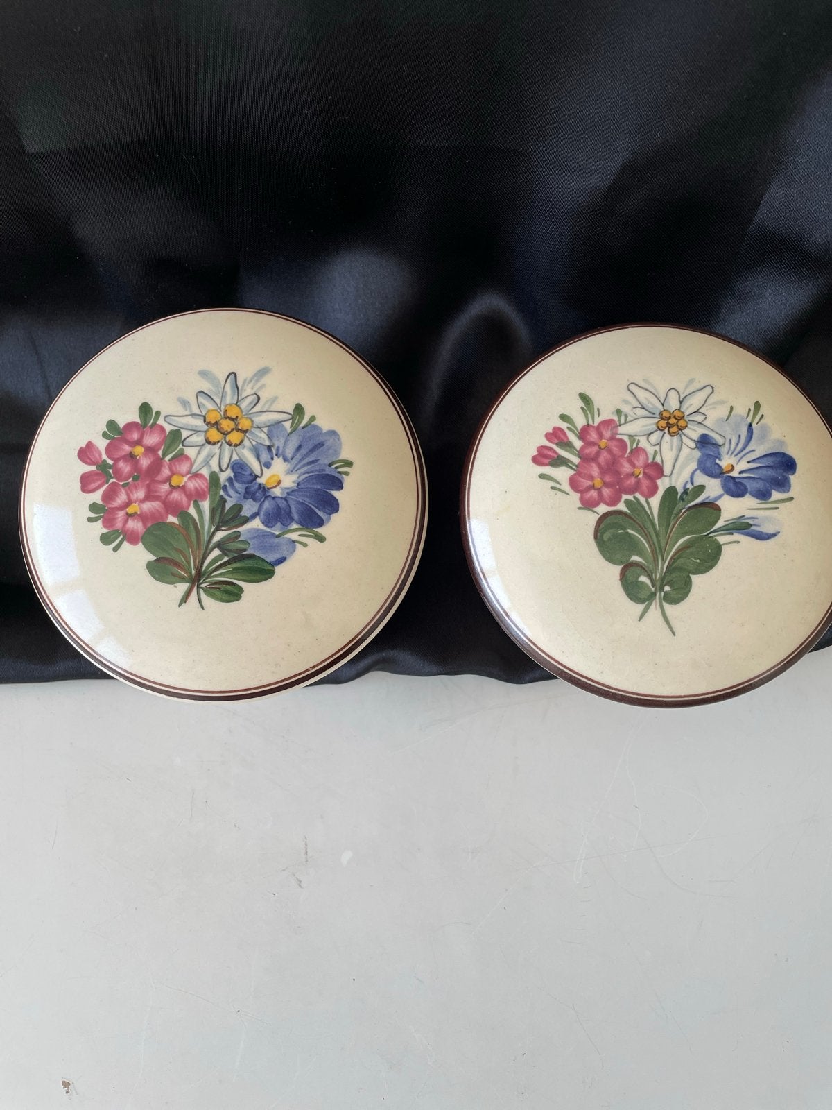 Set van 2 vintage Schwarzwald genummerde schaaltjes, Ophalen of Verzenden