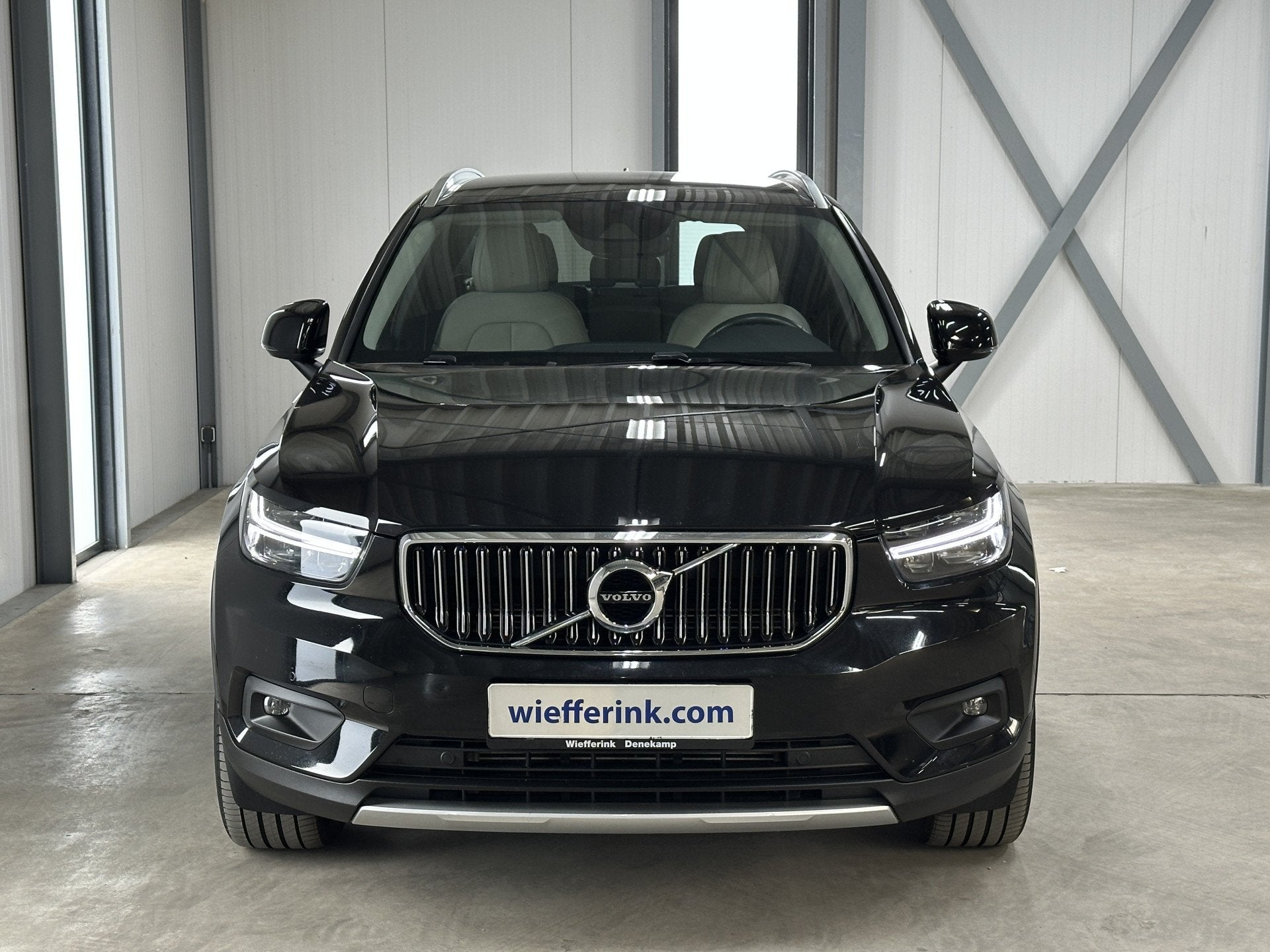 Volvo XC40 1.5 T5 Twin Engine Inscription 262 pk | Leder | N, 12 maanden, Euro 6, 1712 kg, Zwart
