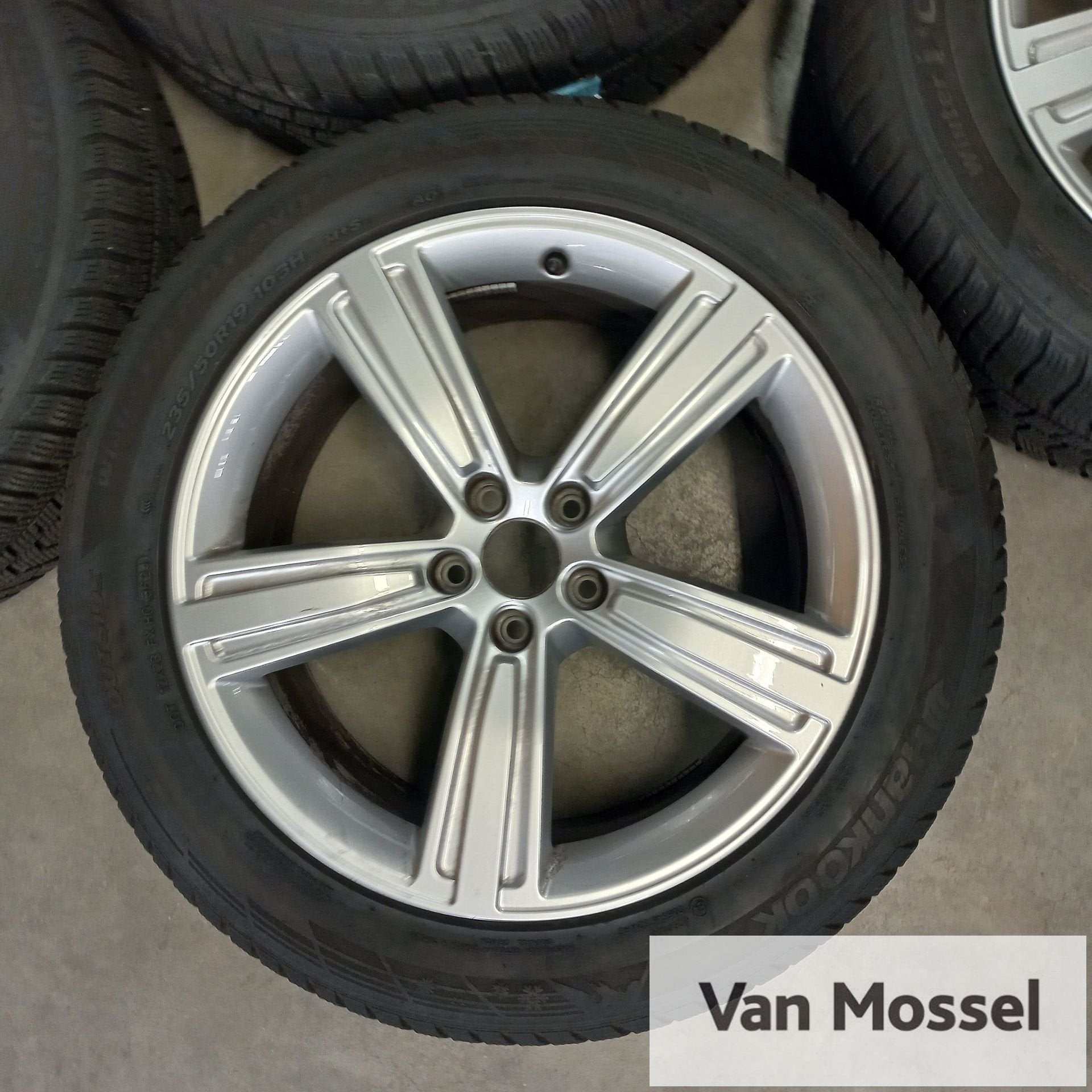 Audi A8 Hankook Winter I Cept EVO 2 235/50/R19 103H, 19 inch, Gebruikt, -, -