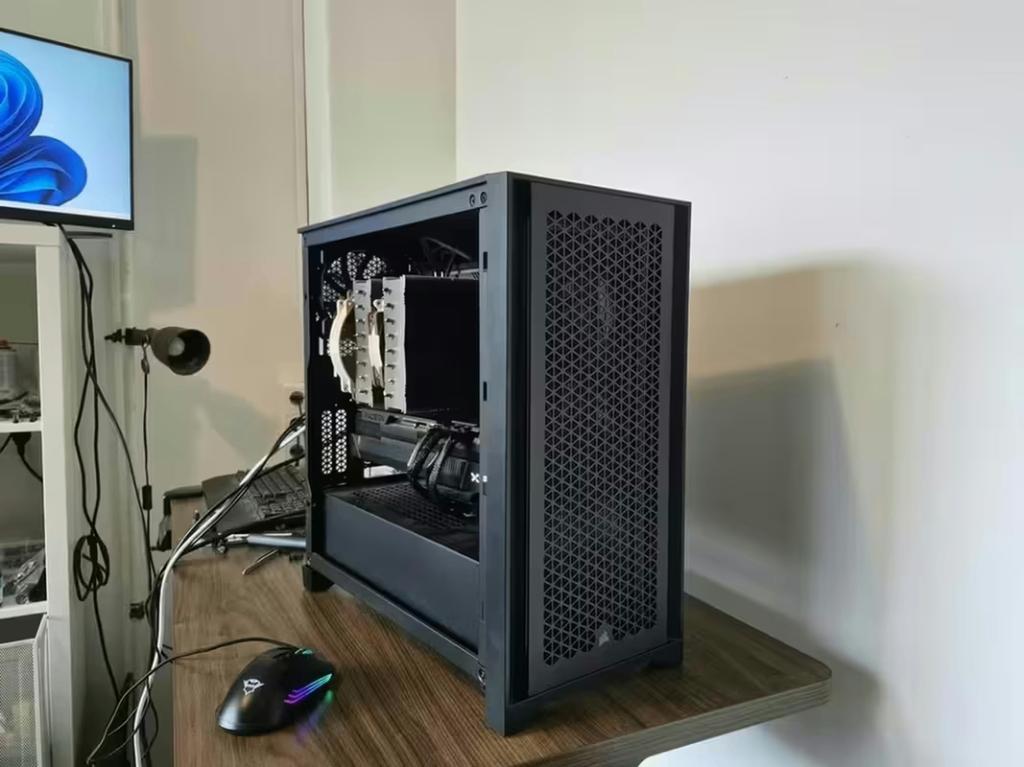 Gaming PC // RX 7900 XTX & AMD Ryzen 7 9800X3D //, AMD Ryzen 7 9800X3D, 32 GB, Zelf gebouwde pc, Ophalen of Verzenden