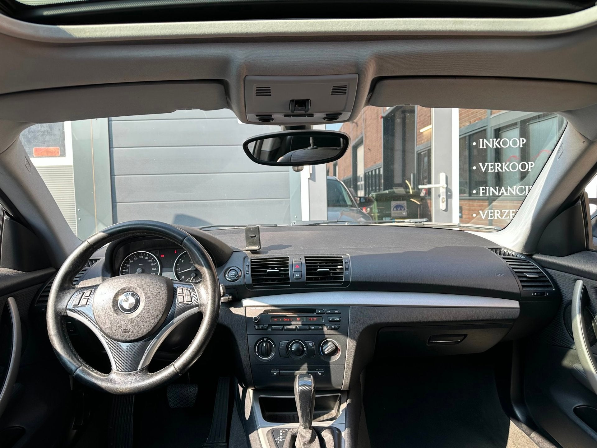 BMW 1-serie 118i|Automaat|Schuifdak|Pdc|xenon|Stoelv.warming, Auto's, BMW, 4 stoelen, 1265 kg, Euro 4, 670 kg