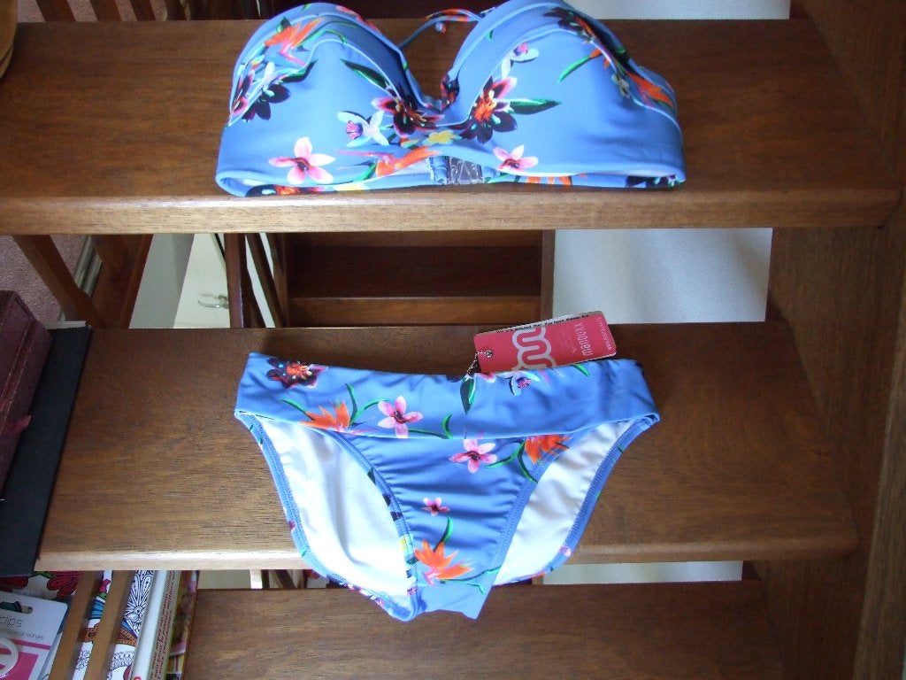 Manouxx nieuw blauwe bikini met bloemen maat 38 C/D, Blauw, Manouxx, Nieuw, Ophalen of Verzenden