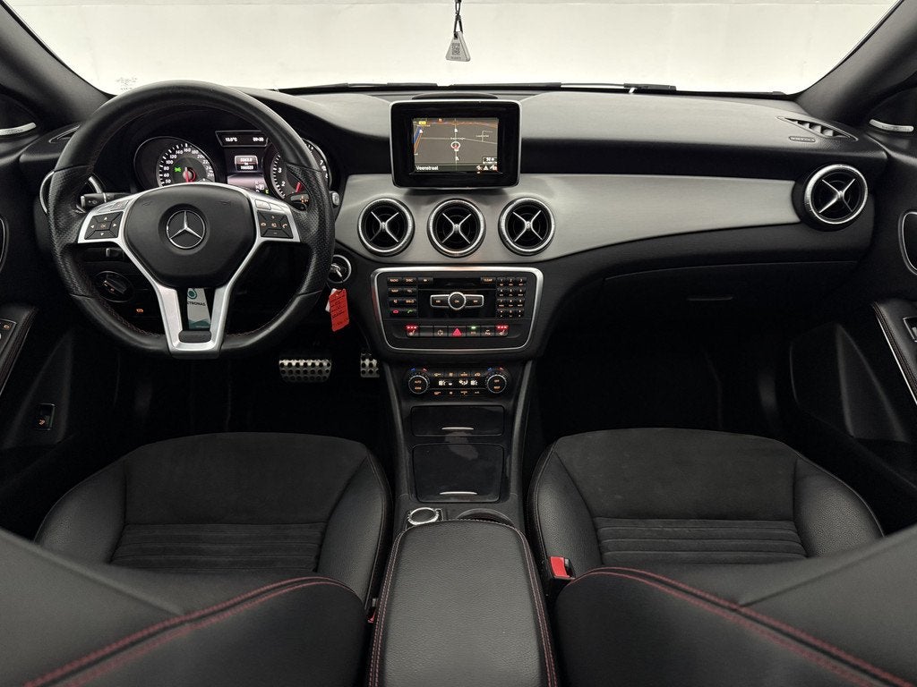 Mercedes-Benz CLA-Klasse 180 AMG Prestige | Pano | Memory |, Gebruikt, Euro 6, 4 cilinders, 715 kg