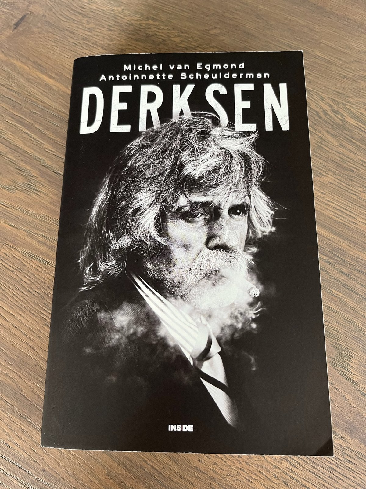 Derksen - Biografie van Johan Derksen, Boeken, Ophalen of Verzenden, Zo goed als nieuw, Film, Tv en Media
