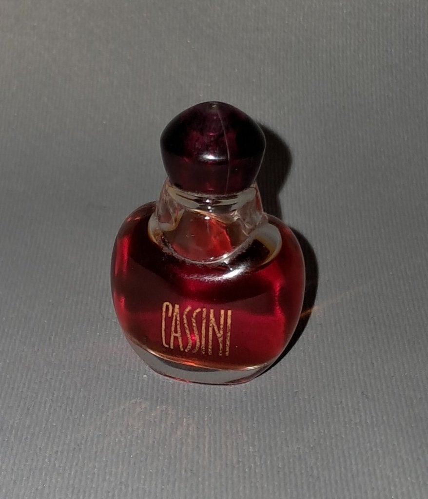 Volle parfum mini - Cassini, Ophalen of Verzenden, Zo goed als nieuw, Miniatuur, Gevuld