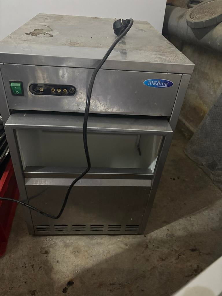 Maxima IJsblokjesmachine - 45 Kg/Dag - Watergekoeld, Ophalen, Gebruikt