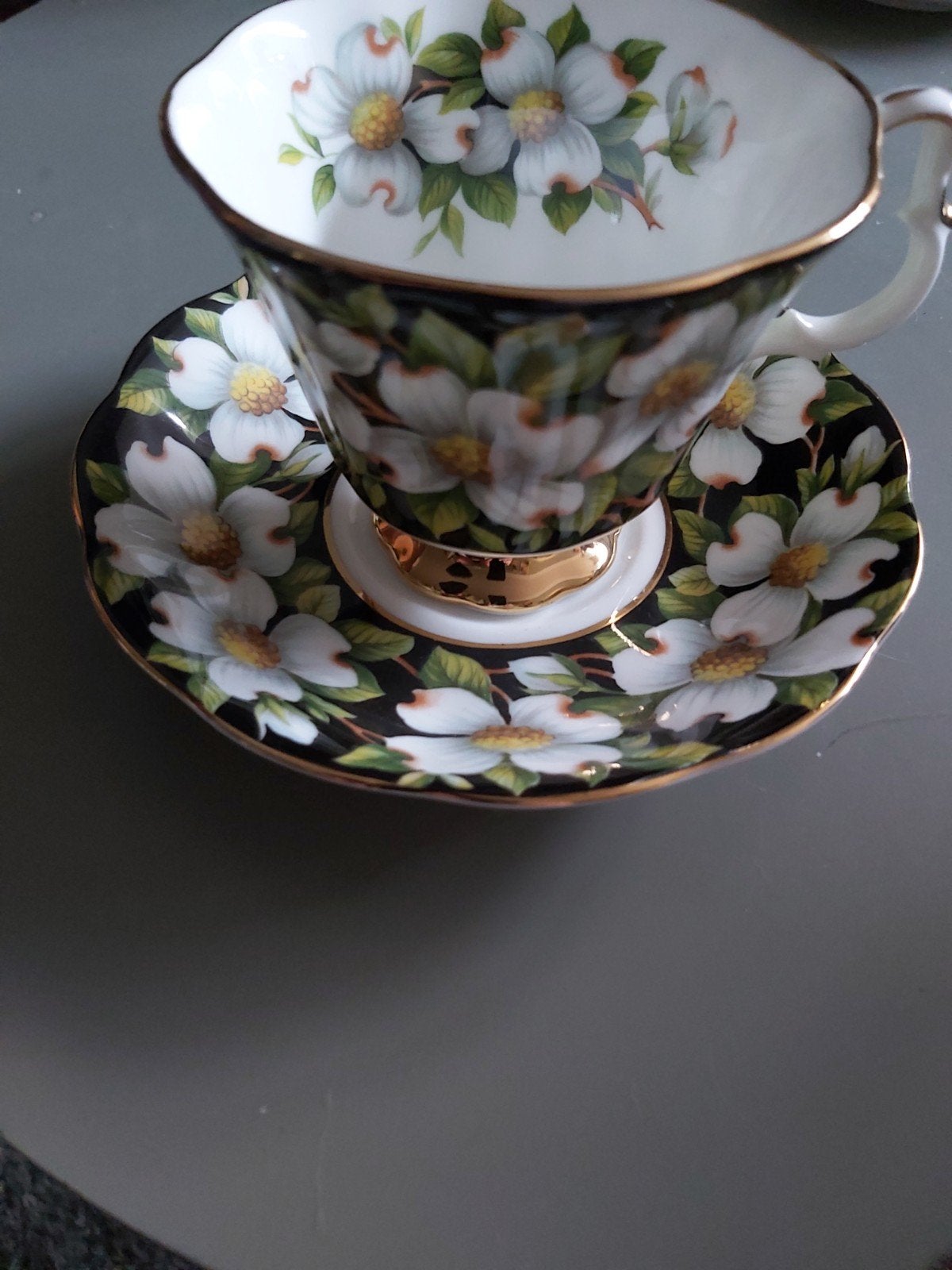 Royal Albert theekop Dogwood, Verzamelen, Ophalen of Verzenden, Zo goed als nieuw, Porselein, Kop en/of schotel