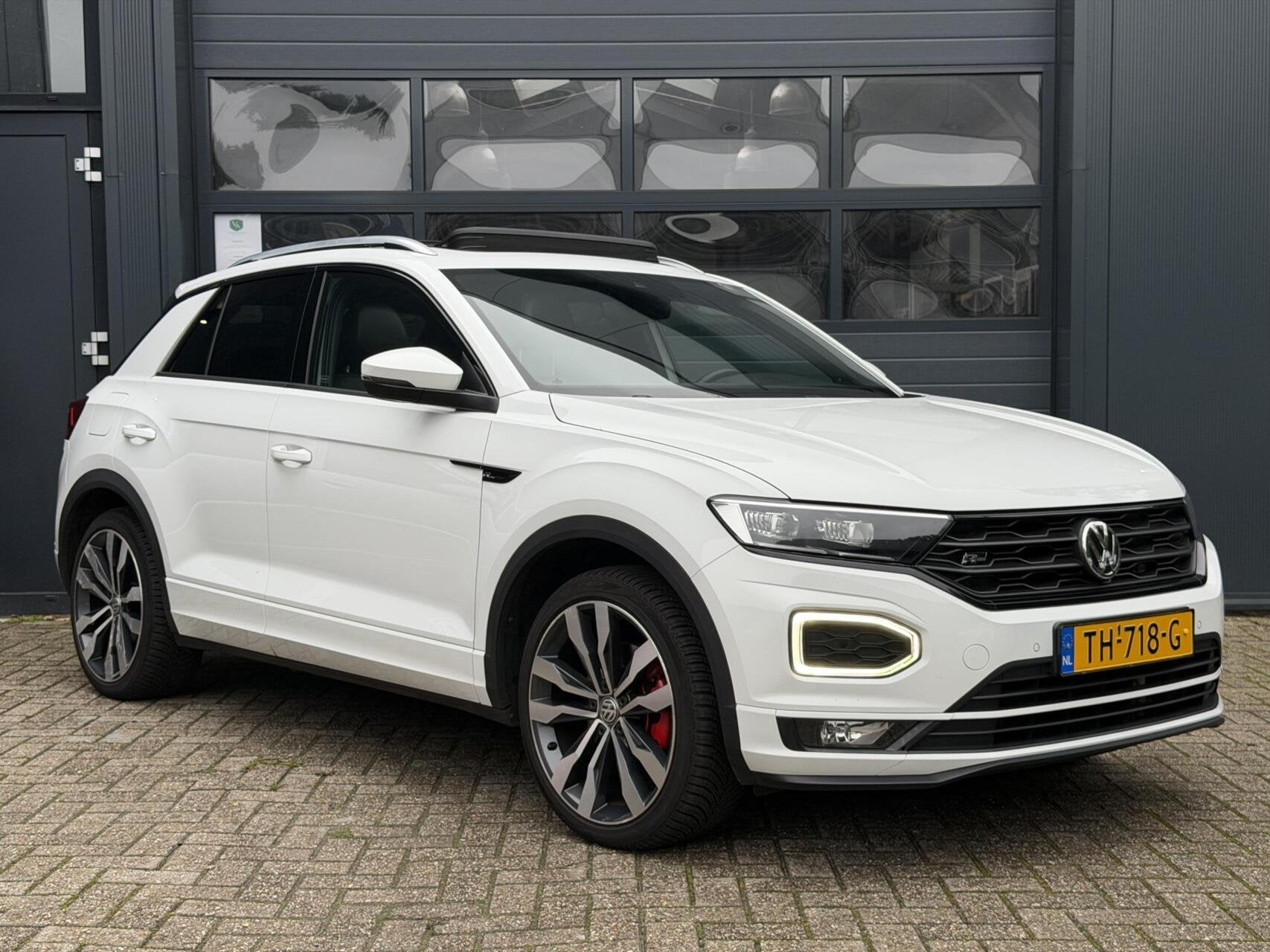 Volkswagen T-Roc 2.0 TSI 4Motion Sport R Line | Pano | ACC, Auto's, Automaat, 15 km/l, Gebruikt, Euro 6