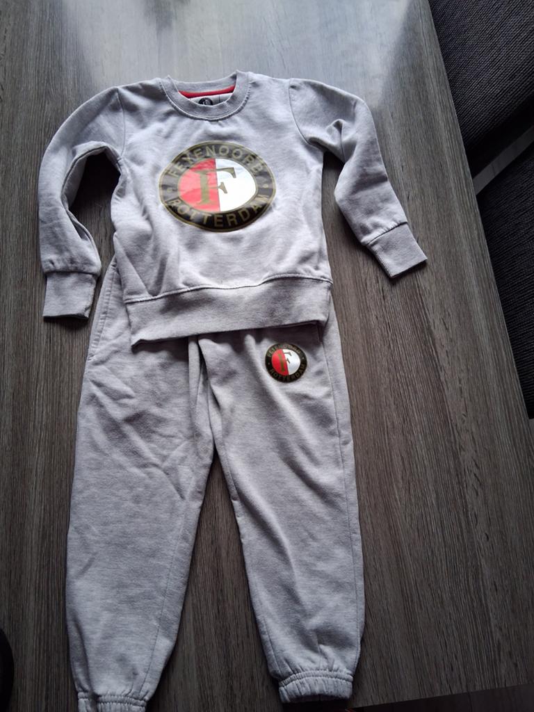 Feyenoord joggingpak maat 116/122, Kinderen en Baby's, Kinderkleding | Maat 116, Ophalen, Jongen of Meisje, Zo goed als nieuw