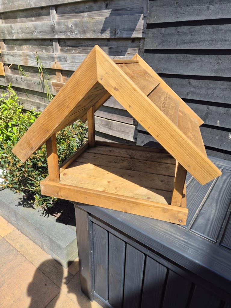 Houten voederhuisje / vogelhuisje - 48x55x53cm, Ophalen, Zo goed als nieuw