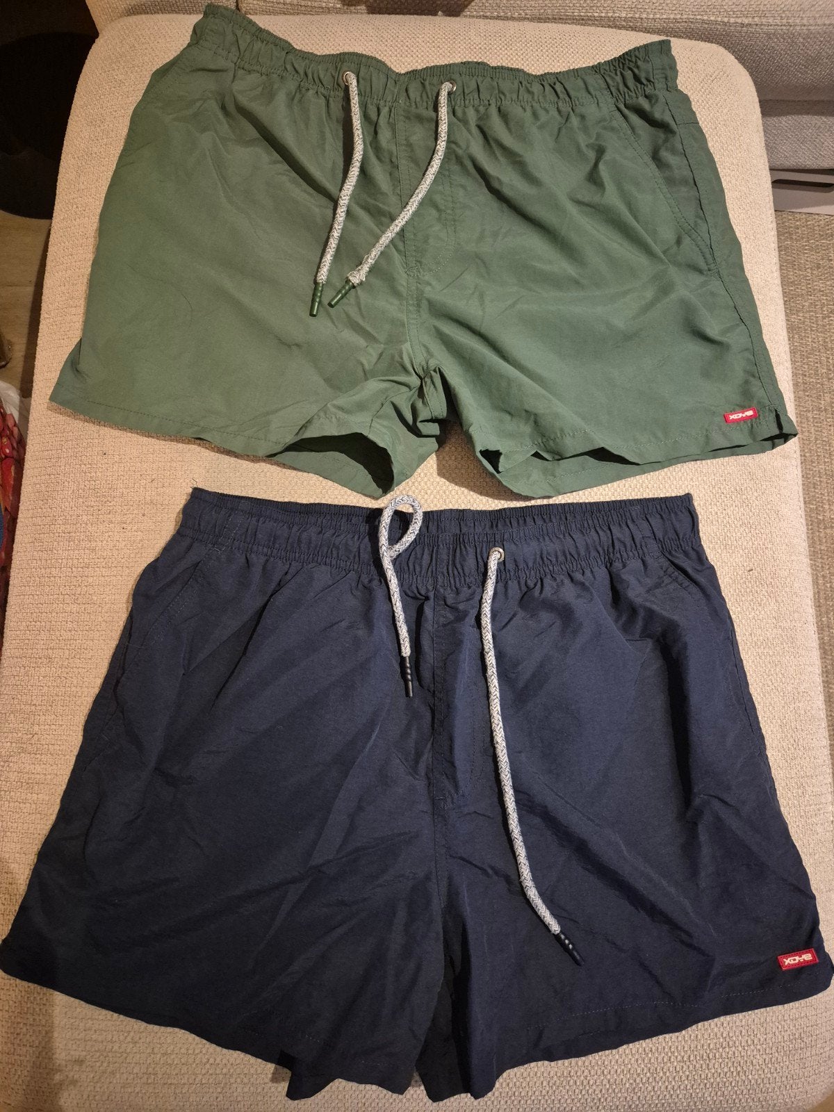 2 Pull & Bear zwemshorts (groen & blauw) - Maat L, Kleding | Heren, Badmode en Zwemkleding, Maat 52/54 (L), Blauw, Ophalen of Verzenden