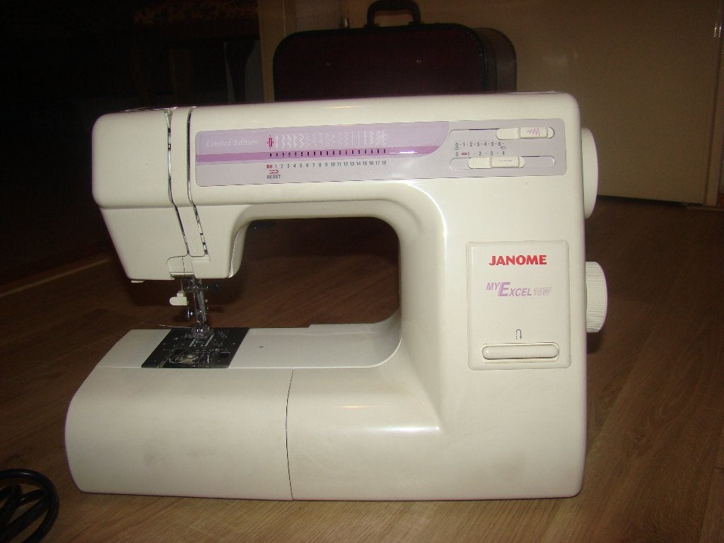 JANOME Excel 18W ZGAN, Hobby en Vrije tijd, Naaimachines en Toebehoren, Ophalen of Verzenden, Zo goed als nieuw, Naaimachine, Janome