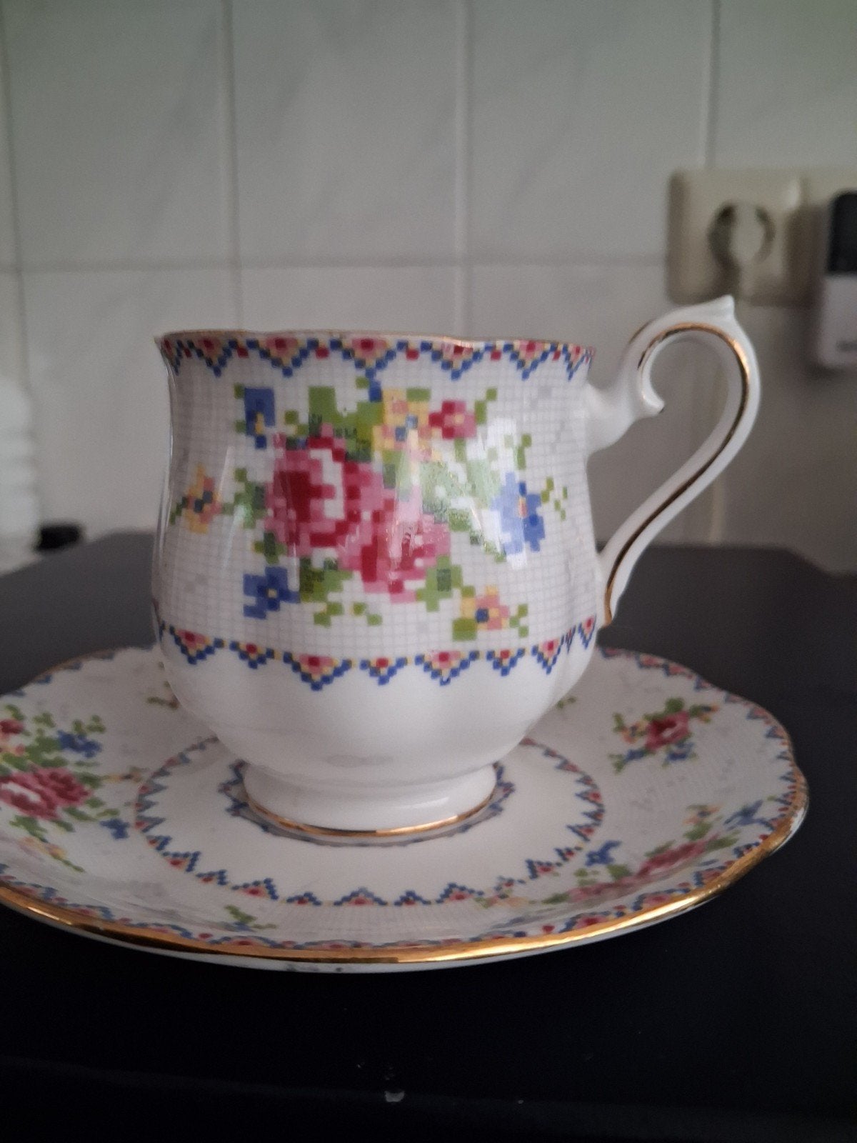 ROYAL ALBERT DAMES KOP EN SCHOTEL PETIT POINT VINTAGE, Ophalen of Verzenden