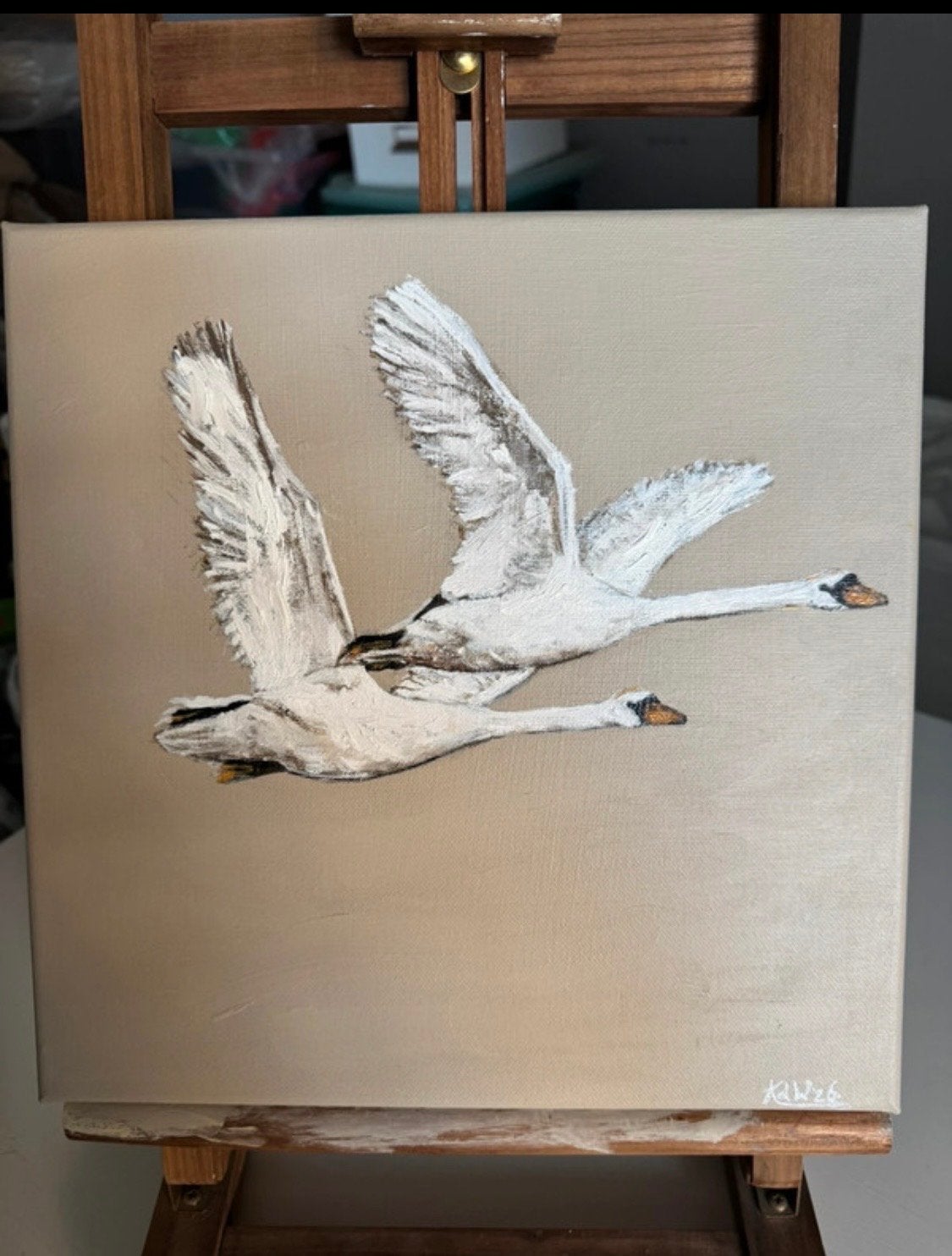 Schilderij Vliegende Zwanen - Taupe (30x30 cm), Ophalen of Verzenden