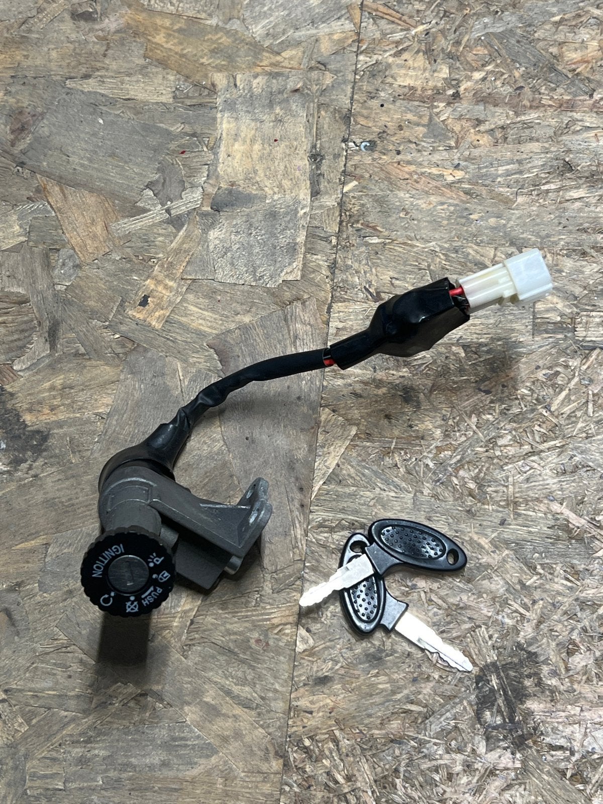 Stuurslot met 2 sleutels voor Vespa/China scooters, Ophalen of Verzenden, Gebruikt, Overige typen, Overige merken