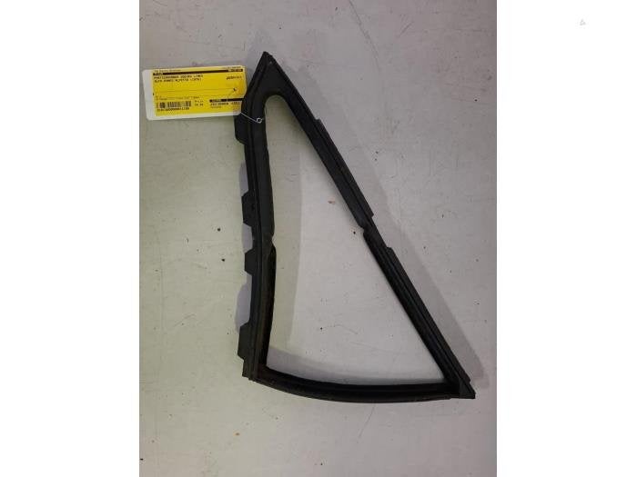 Portierrubber 2Deurs links van een Alfa Romeo Alfetta, Gebruikt, -, Verzenden, -