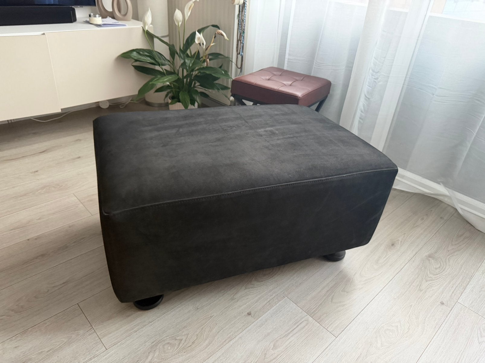 Mooie Frisse Hocker Voetenbank Zwart, Ophalen, Zo goed als nieuw