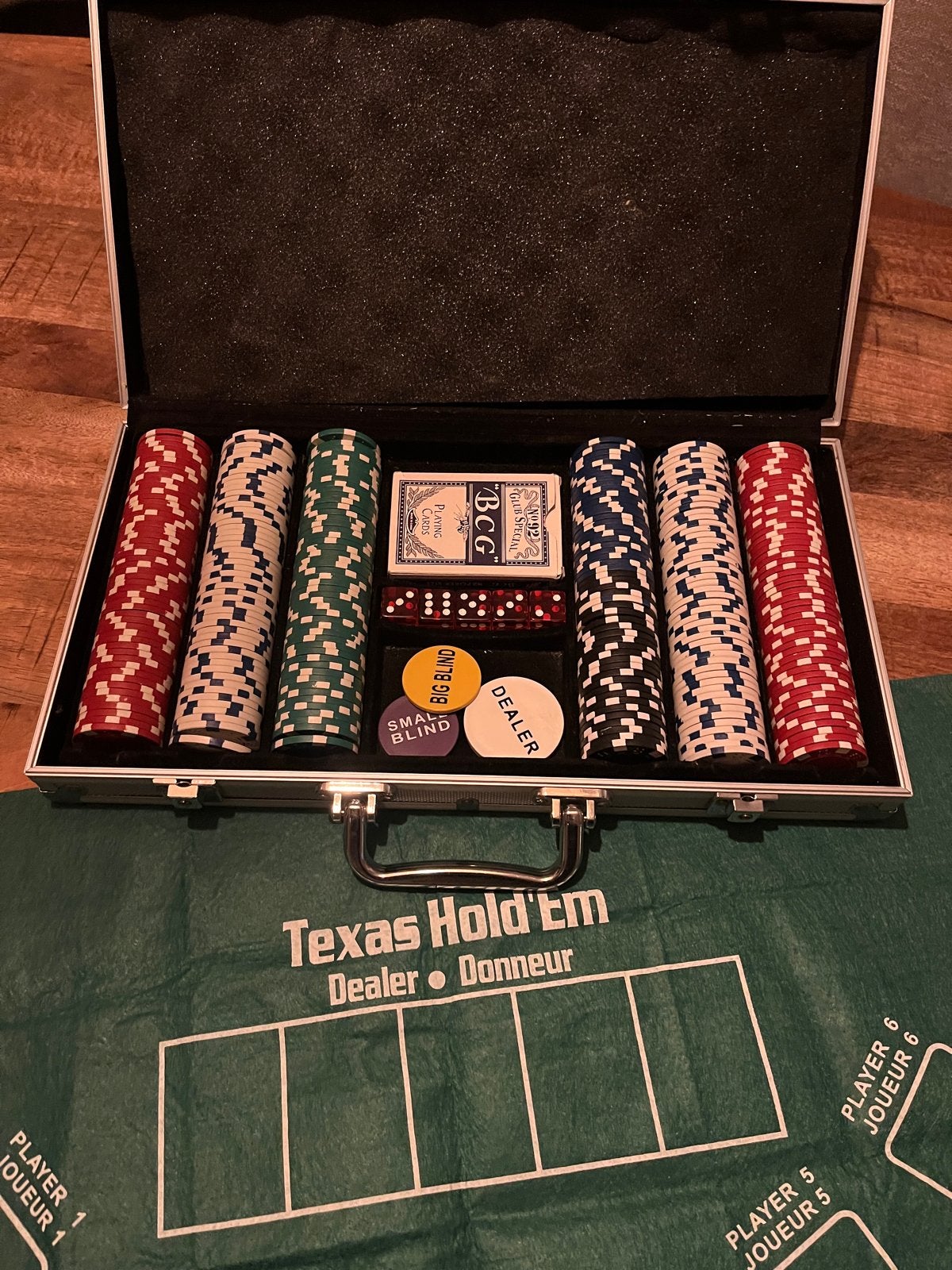 Texas Hold'em Poker Set met Chips en Mat, Vijf spelers of meer, Ophalen of Verzenden, Gebruikt