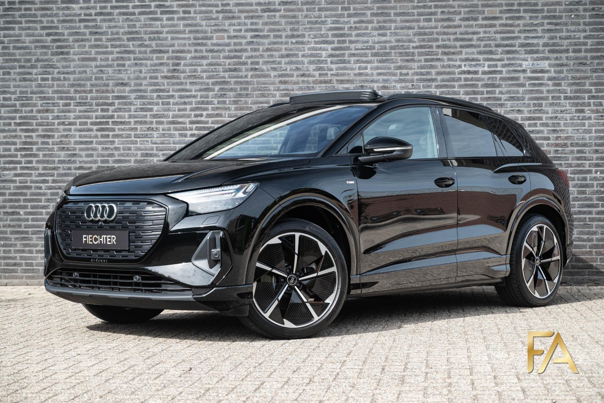 Audi Q4 e-tron 55 e-tron quattro S Line 340PK|Headup|Pano|21, Auto's, Audi, Automaat, Gebruikt, Zwart, 82 kWh