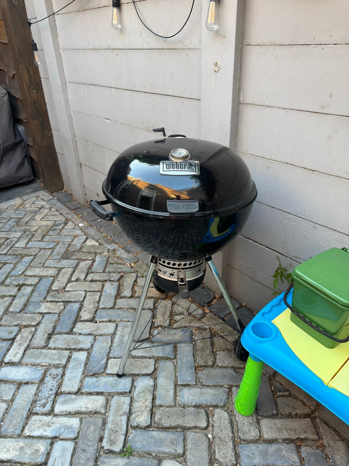 Weber Master-Touch 57 cm met hoes en gietijzeren stuk, Tuin en Terras, Barbecue-accessoires, Ophalen, Gebruikt