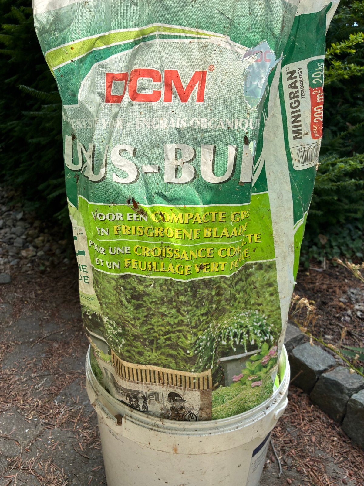 T/m za 15/8. DCM Minigran organische mest voor buxus & hagen, Ophalen, Gebruikt