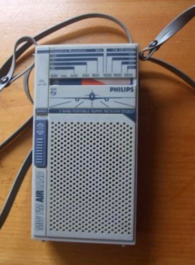 Vintage Philips D1207 transistorradio met luchtvaartband., Ophalen of Verzenden, Zo goed als nieuw