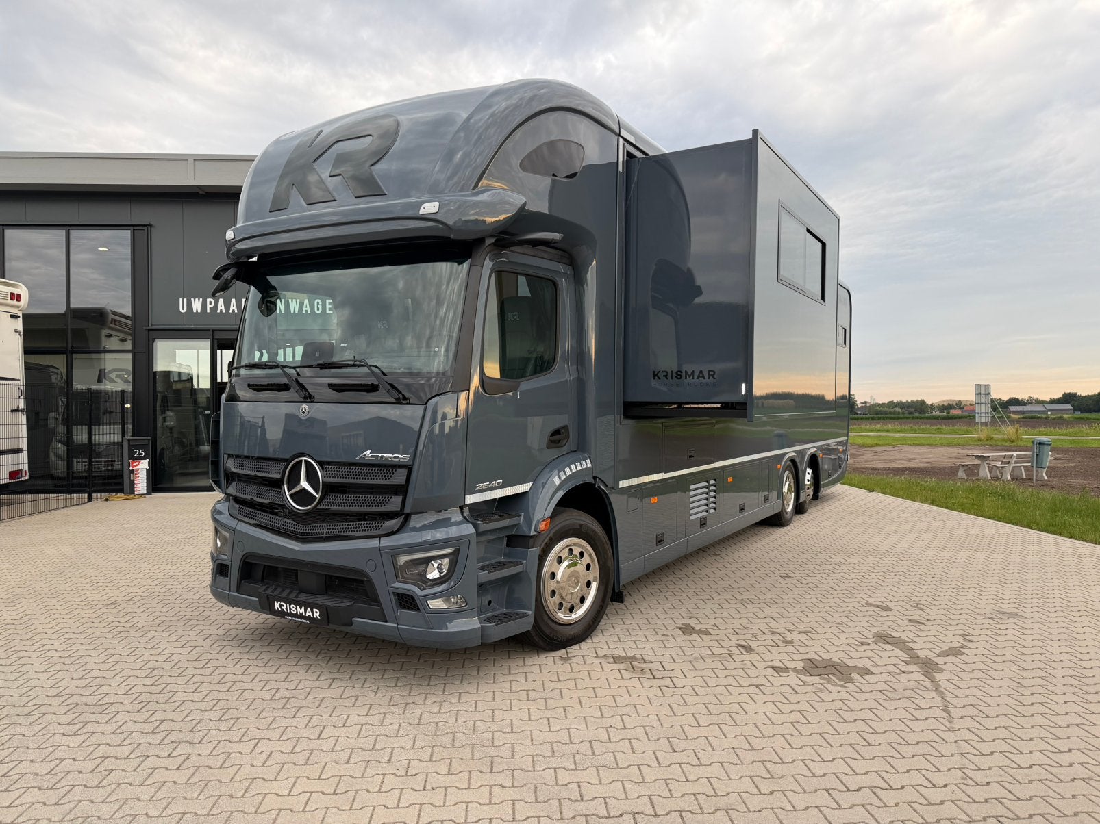 Mercedes KRISMAR Paardenvrachtwagen living paardenwagen, Dieren en Toebehoren, Ophalen, Aluminium, Overige typen