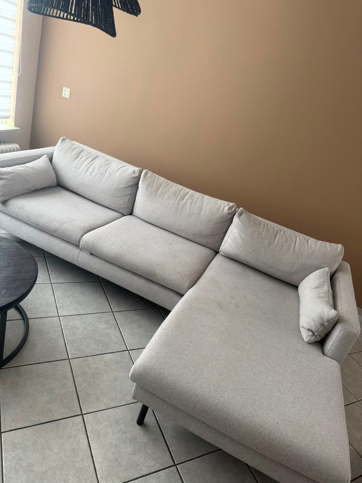 Moderne grijze hoekbank gratis afhalen, Huis en Inrichting, Banken | Bankstellen, Ophalen, 250 tot 300 cm, Gebruikt, 100 tot 125 cm
