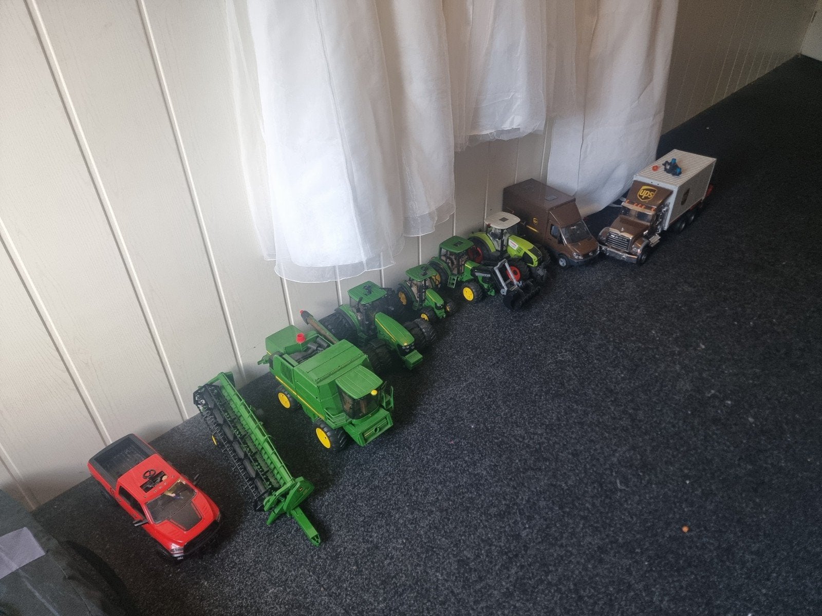 Grote Bruder speelgoedcollectie: tractoren, vrachtwagens enz, Ophalen, Gebruikt