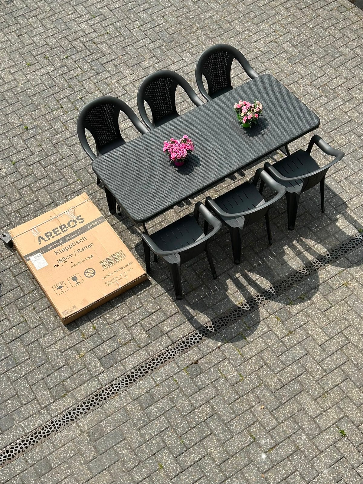Opklapbare tuintafel met zes kunststof stoelen nieuw, Tuin en Terras, Tuintafels, Ophalen, Zo goed als nieuw, Rechthoekig, Kunststof