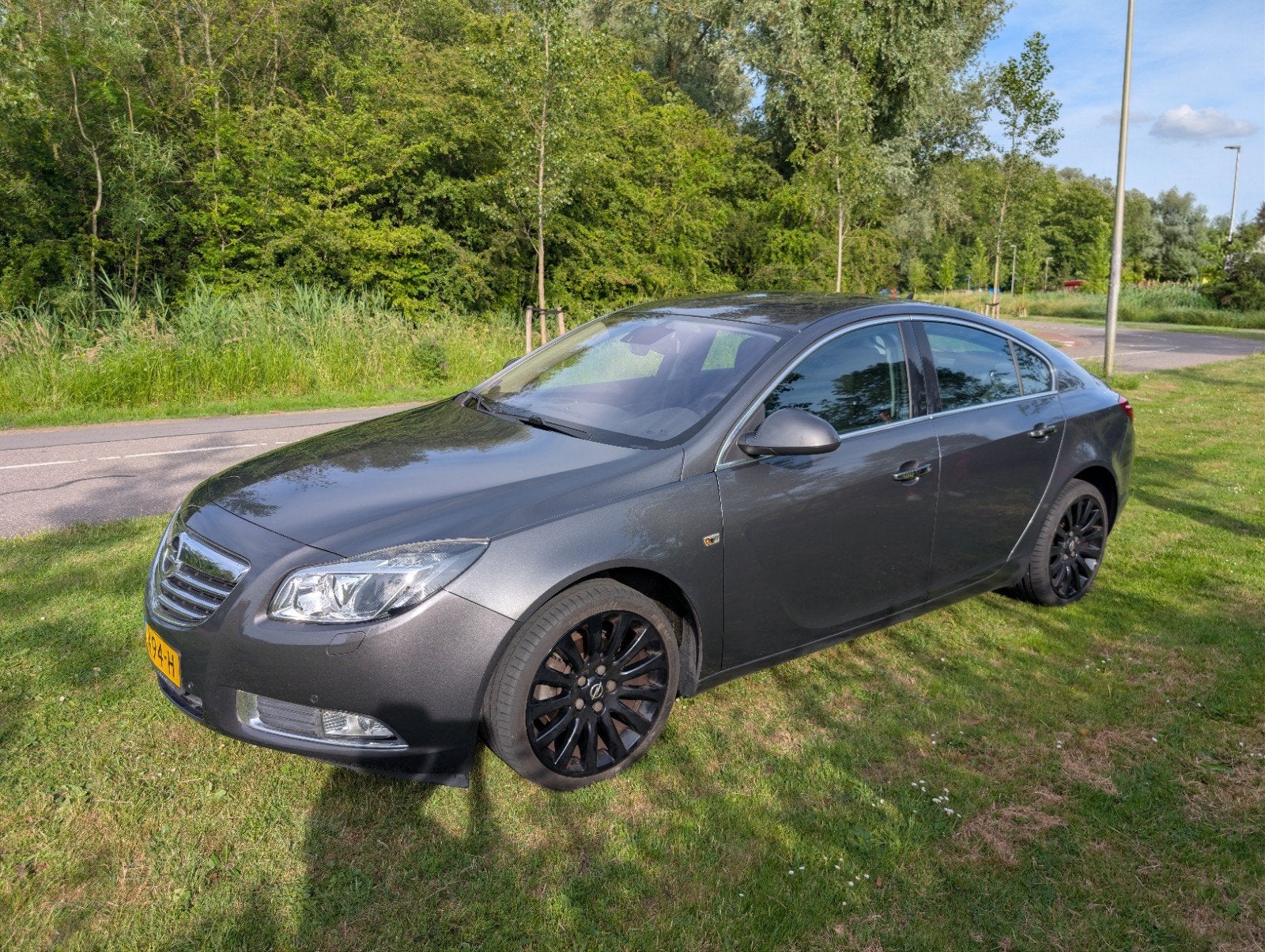 Opel Insignia 1.8 103KW 5-DRS 2010 Grijs apk tot 1-6-2027, Auto's, 4 cilinders, 1796 cc, 75 €/maand, Handgeschakeld