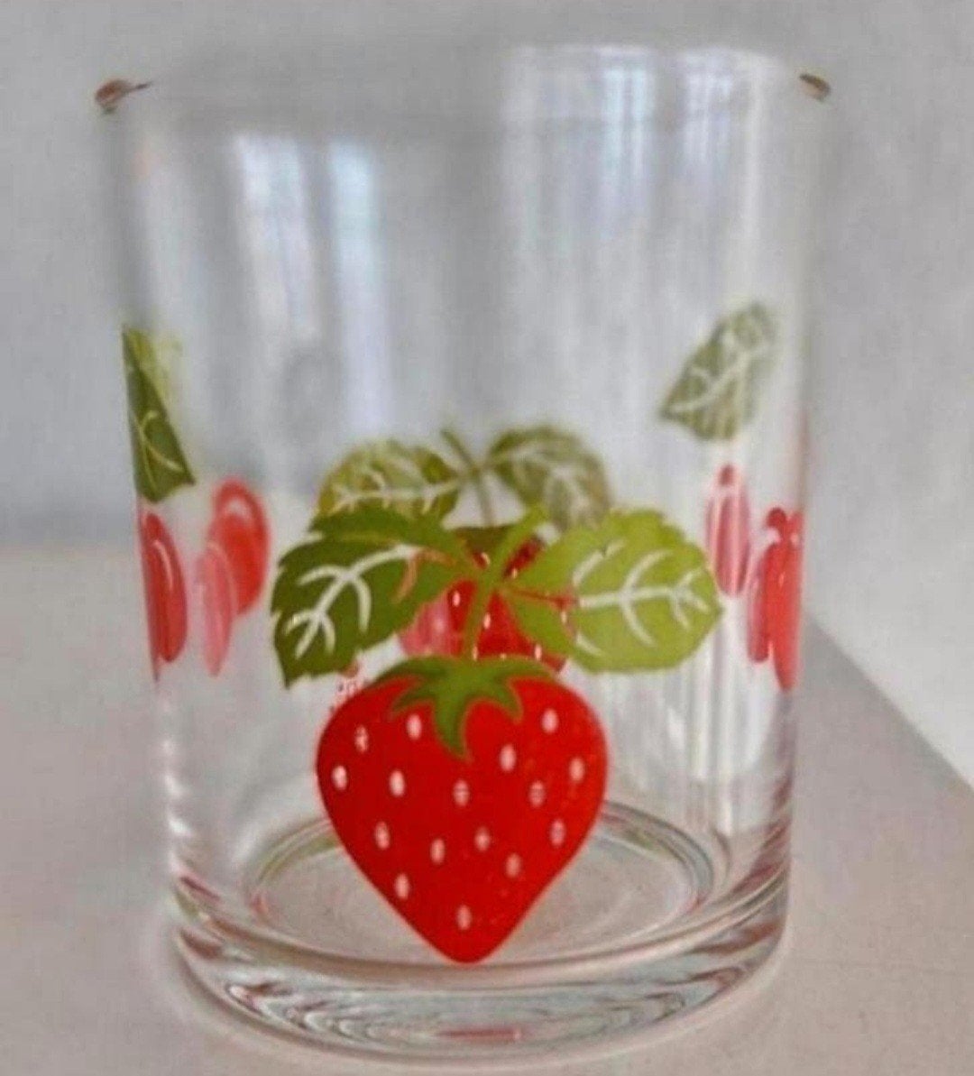 Glas met Aardbeien en Kersen opdrukken, Verzenden, Zo goed als nieuw, Frisdrankglas