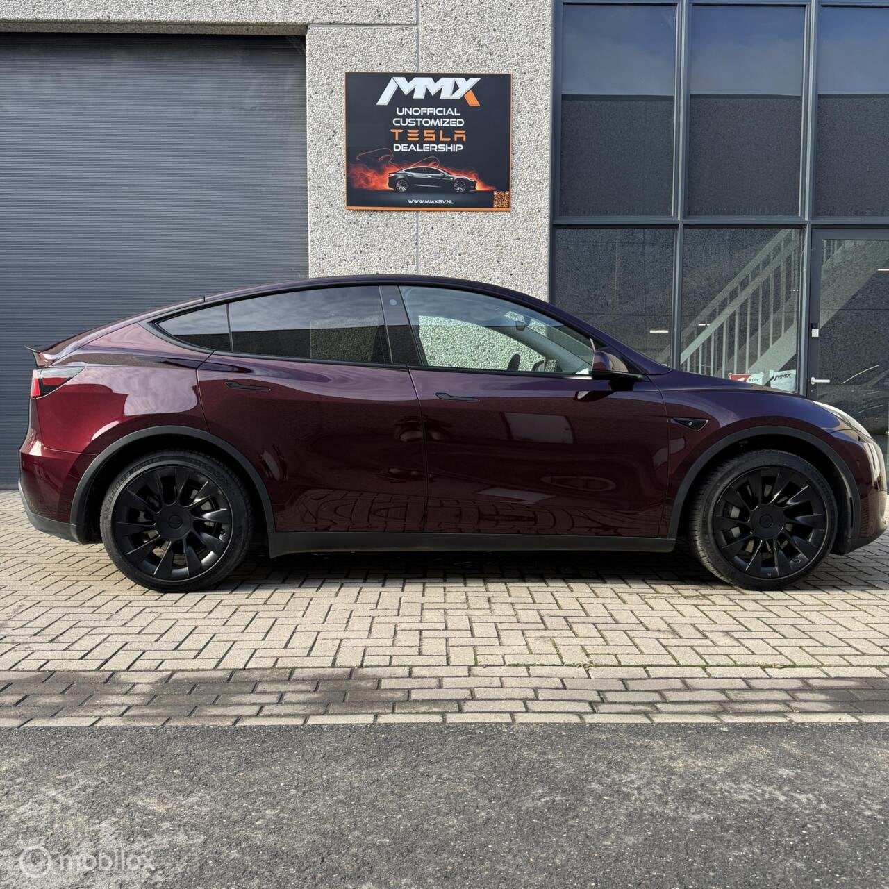 Tesla Model Y RWD Red Cherry MMX PACK, Auto's, Automaat, Achterwielaandrijving, Gebruikt, Zwart